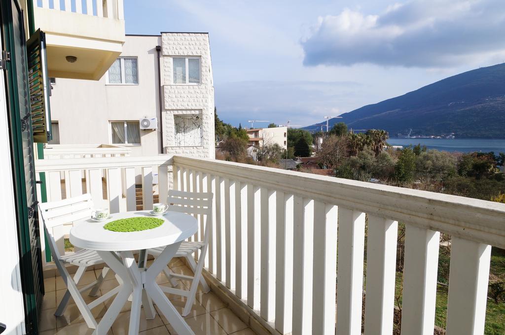 Apartment Begonia Of Kumbor Herceg Novi Bagian luar foto