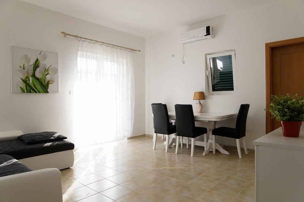 Apartment Begonia Of Kumbor Herceg Novi Bagian luar foto