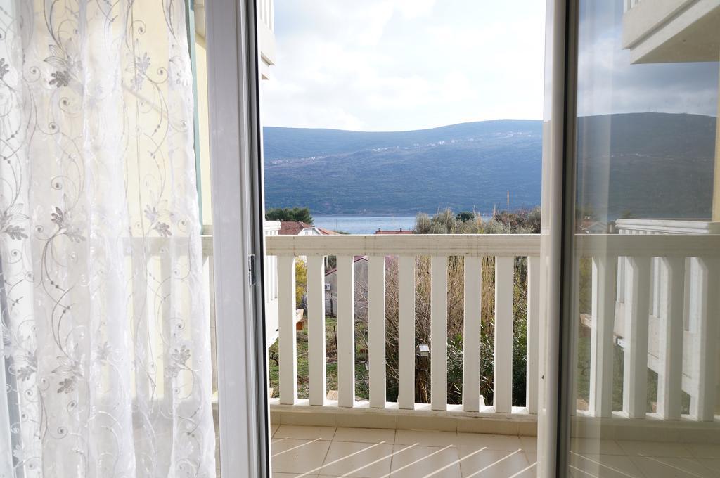 Apartment Begonia Of Kumbor Herceg Novi Bagian luar foto