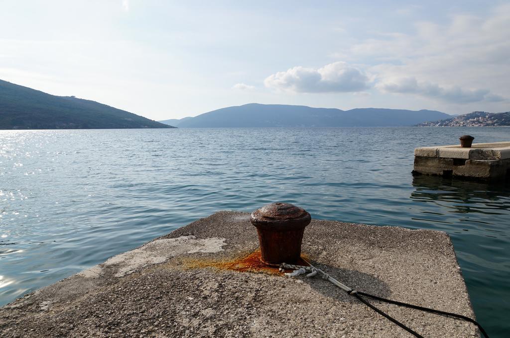 Apartment Begonia Of Kumbor Herceg Novi Bagian luar foto