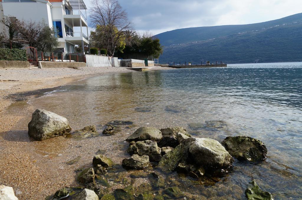 Apartment Begonia Of Kumbor Herceg Novi Bagian luar foto